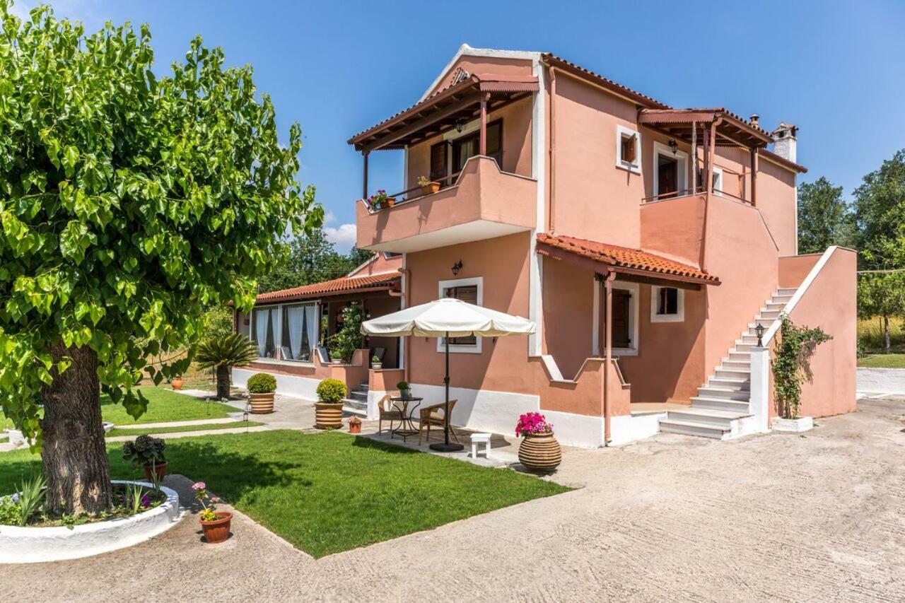 Areti Apartment Afra Exterior photo